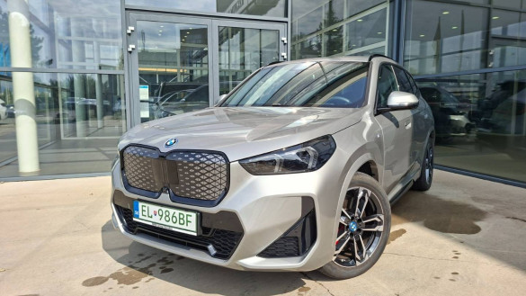 BMW iX1 xDrive30