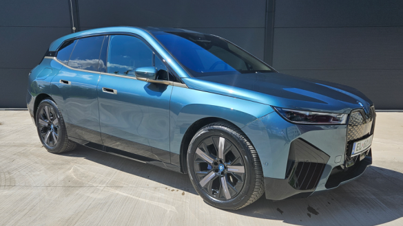 BMW iX xDrive40