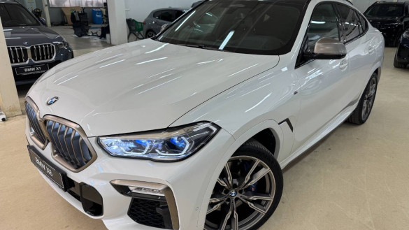 BMW X6 M50i A/T