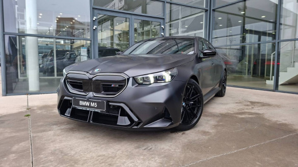 BMW M5 Sedan